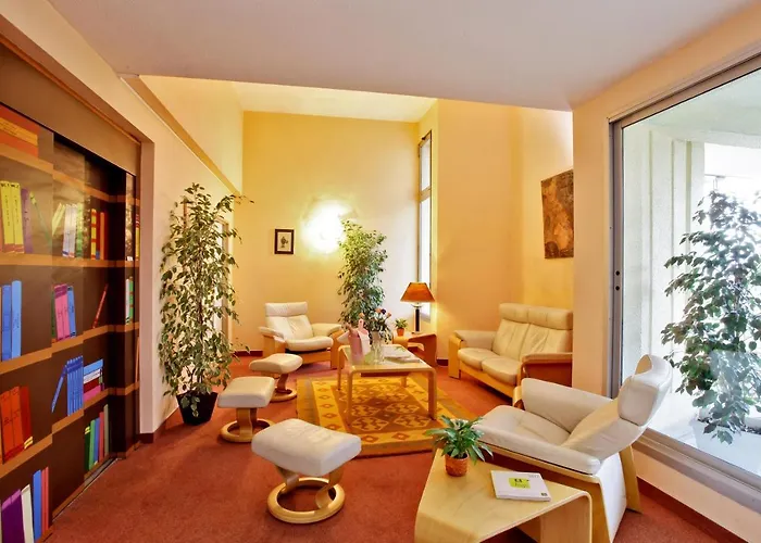 Hotel Logis Domaine Des Trois Pins - Anciennement L'aquitaine L'Hospitalet (Lot)